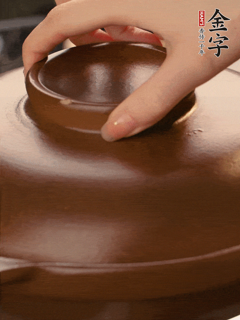 再下日本豆腐煮3分鐘。